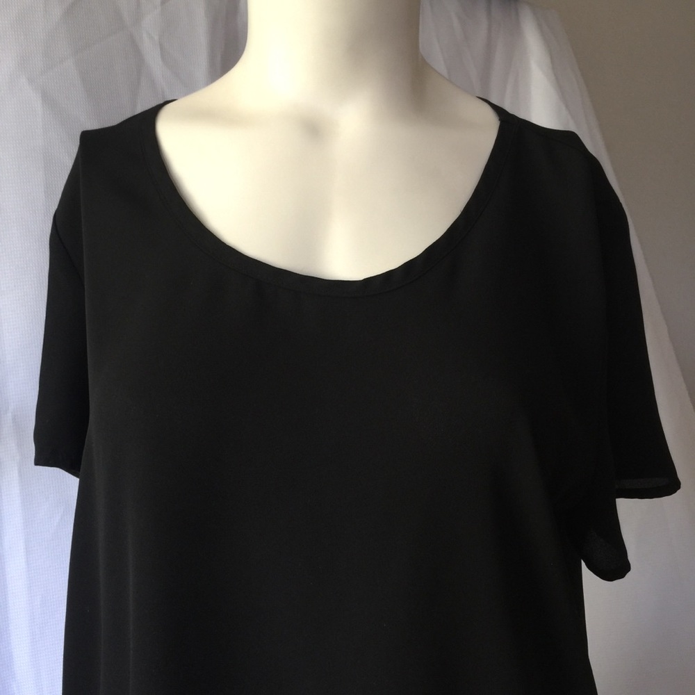 Lush black top